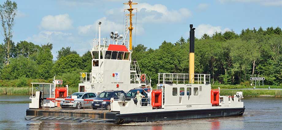 Fähre über den Nord-Ostsee-Kanal in Hochdonn