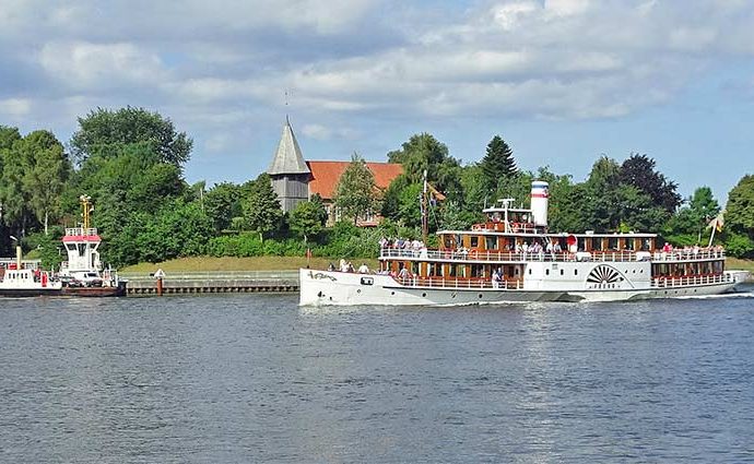Ferrienwohnungen und Raddampfer Nord-Ostsee-Kanal